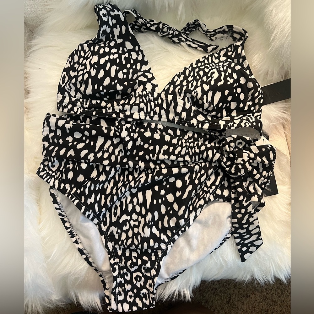 *NWT* Ibiza two piece bathing suit
